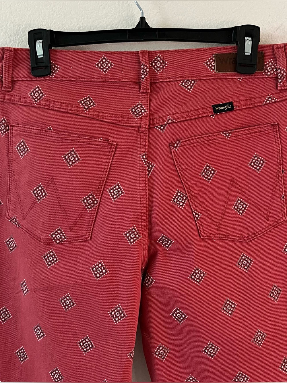 NWT Free People x Wrangler High Rise Bold Boot Bandana Print Jeans Red Size 10 - Picture 12 of 16